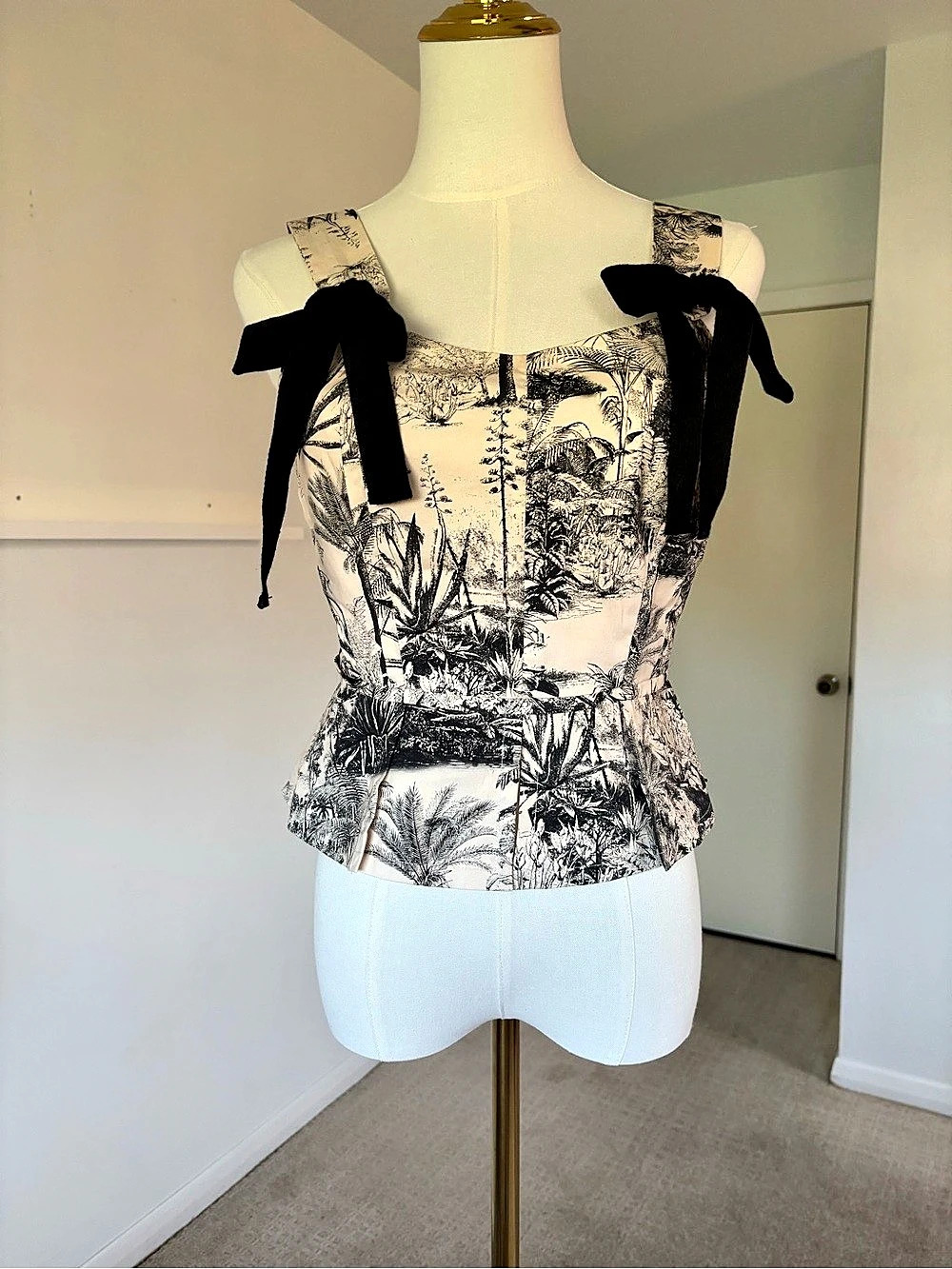 Antonio Melani x Jennifer Sumko Hillary Toile
Peplum Top Size 2